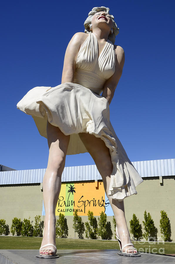 Marilyn Monroe Photograph - Marilyn Monroe Statue California by Bob Christopher