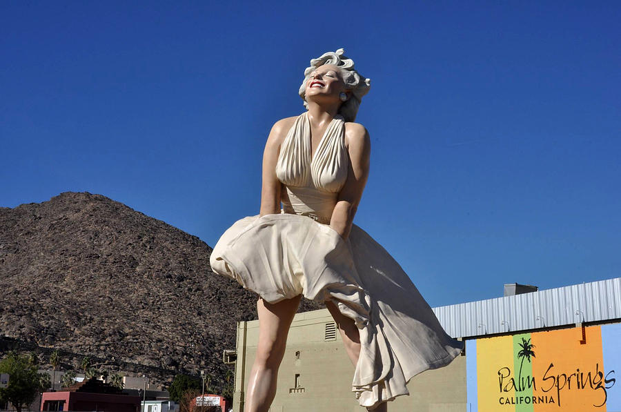 Marilyn Monroe Statue in Palm Springs California Photograph by Diane Lent