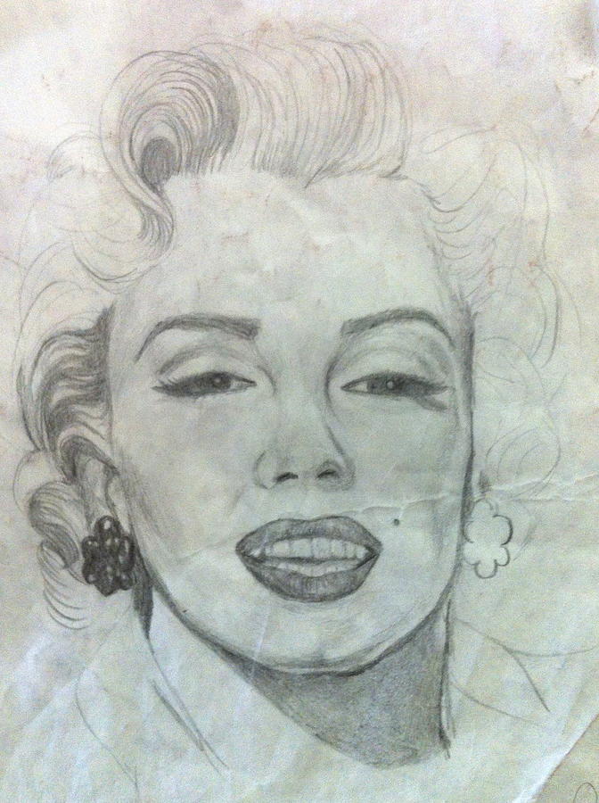 Marilyn Monroe Drawing - Marilyn Monroe by Susanne Perez