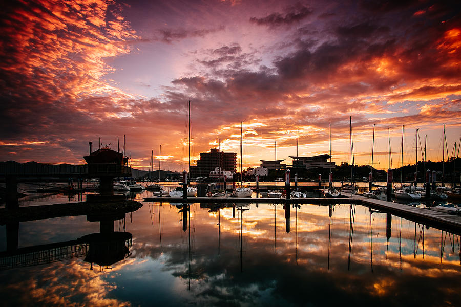 Marina Sunrise Photograph By Roy Cruz