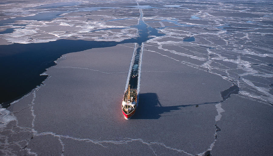 Marine Seismic in the Arctic Photograph by Westphalia