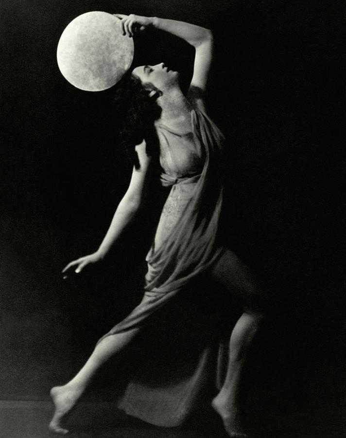 Marion Morgan Holding A Circle Photograph by Arnold Genthe