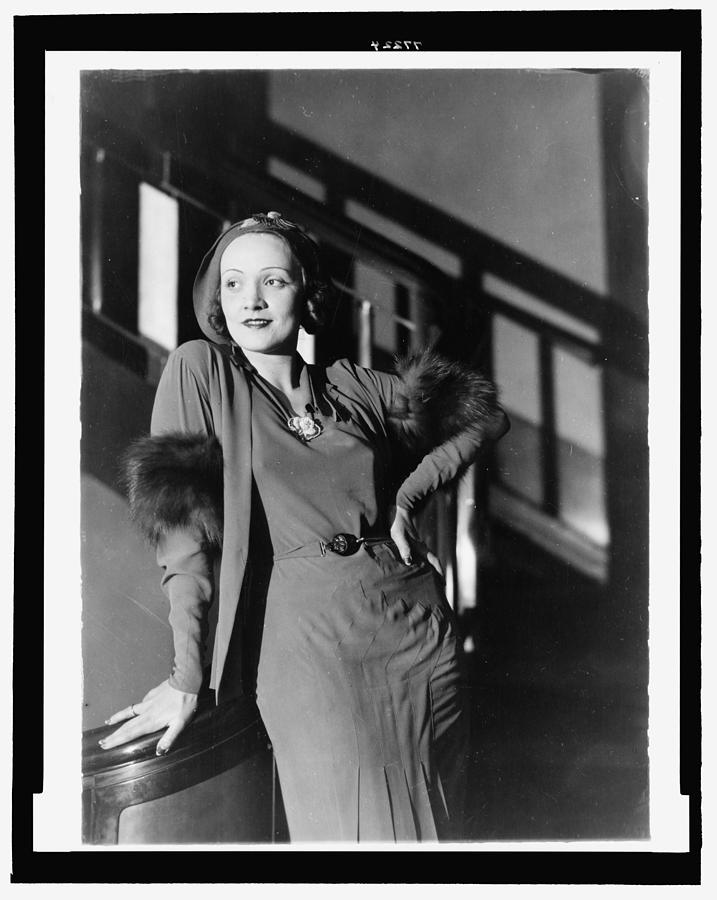 Marlene Dietrich Digital Art - Marlene Dietrich by Georgia Clare