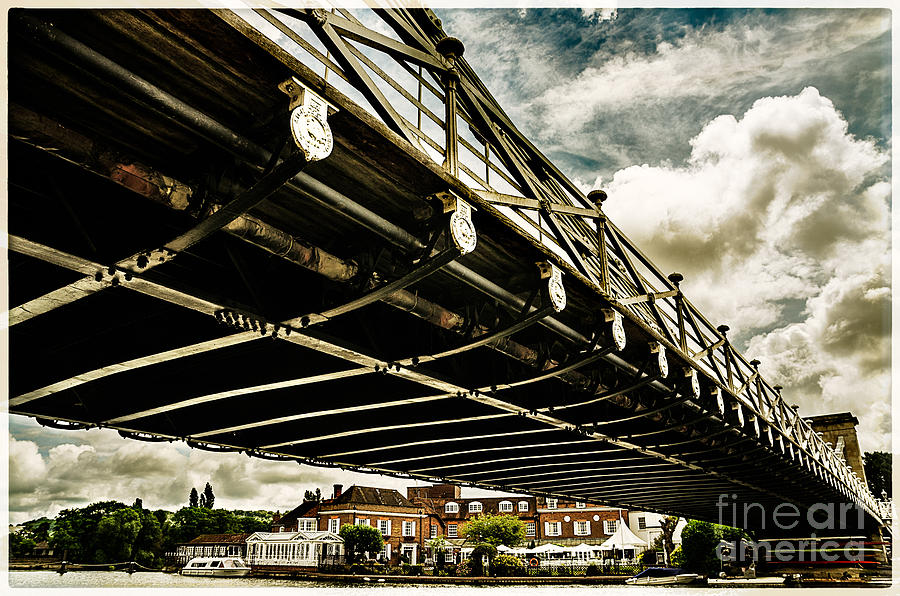Marlow Suspension Bridge spanning the River Thames Photograph by Lenny Carter