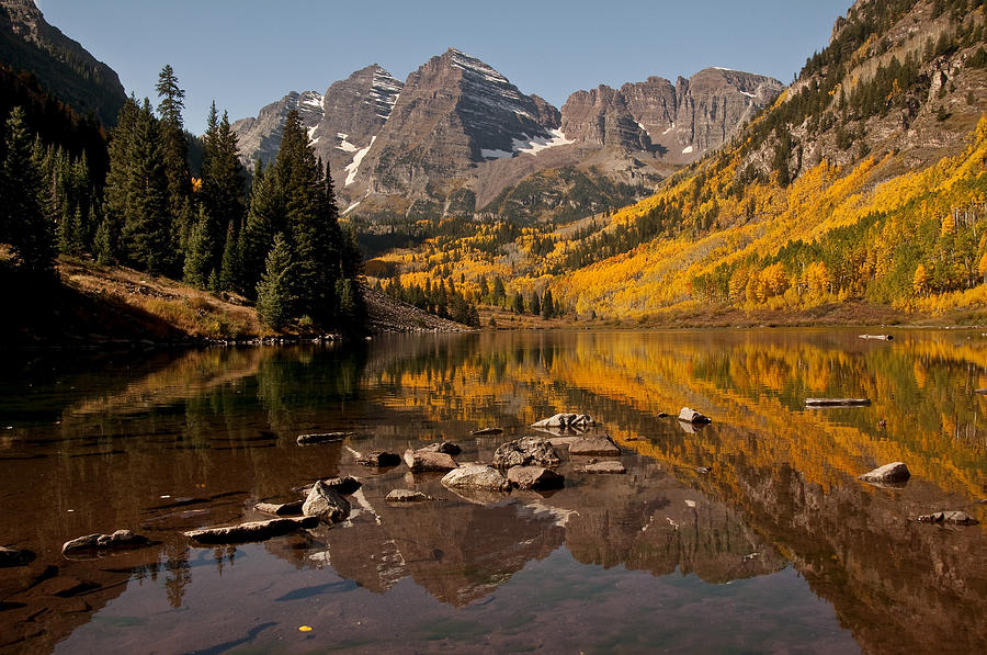 Maroon Bells Reflection Photograph by Lee Kirchhevel
