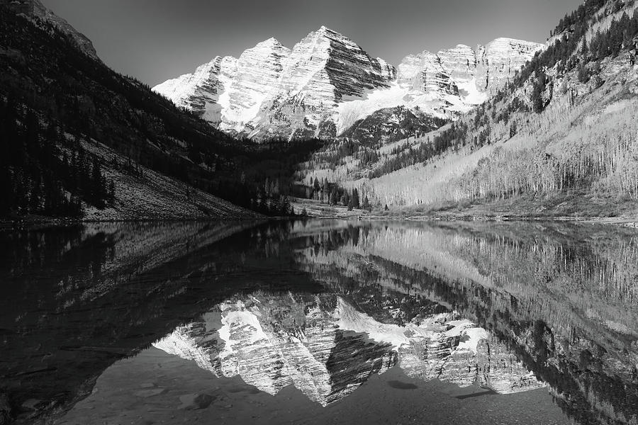 Maroon Bells Reflections - Black and White Photograph by Harold Rau