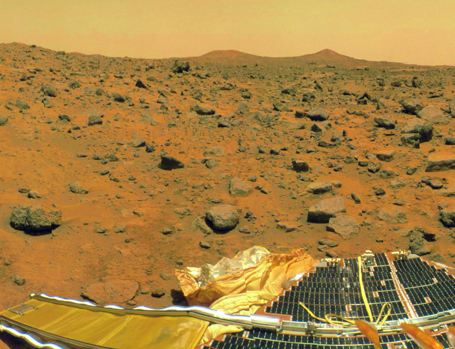 Mars Pathfinder Image Of Mars Surface Photograph by Nasa/science Photo Library