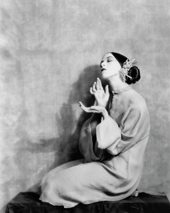 Martha Graham Kneeling Photograph by Nickolas Muray