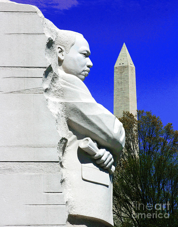 Martin Luther King Memorial Photograph by Larry Oskin
