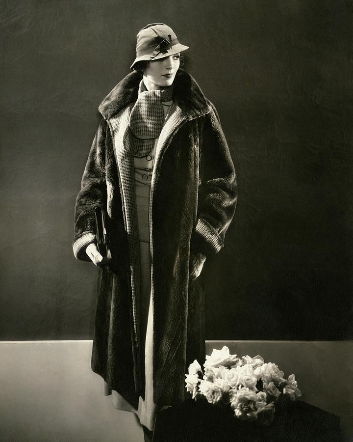 Mary Oakes Wearing A Peggy Morris Scarf And Rose Photograph by Edward Steichen