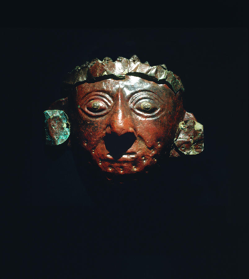 Mask From The Lord Of Sipans Tomb Photograph by Pasquale Sorrentino/science Photo Library