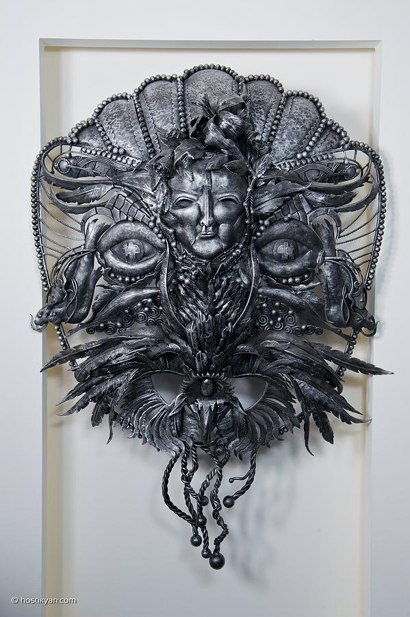 Queen Sculpture - Mask of Winter Queen by Arman Hostikyan