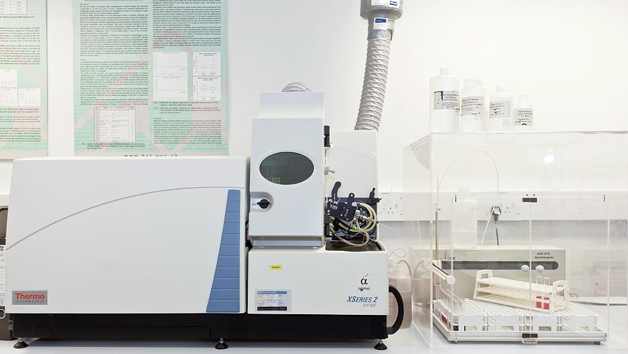 Mass Spectroscopy System Photograph By Crown Copyright/health & Safety ...