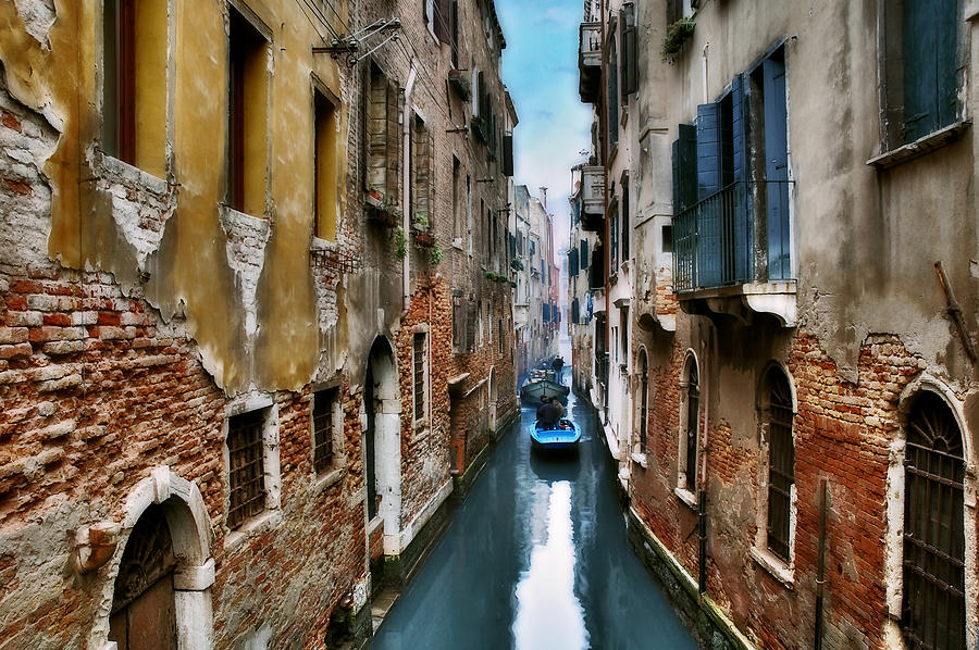 Mattinata. Venezia Photograph by Juan Carlos Ferro Duque