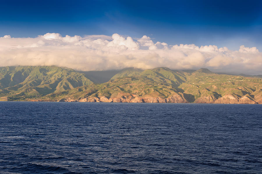 Mauai waterscape Photograph by John Johnson