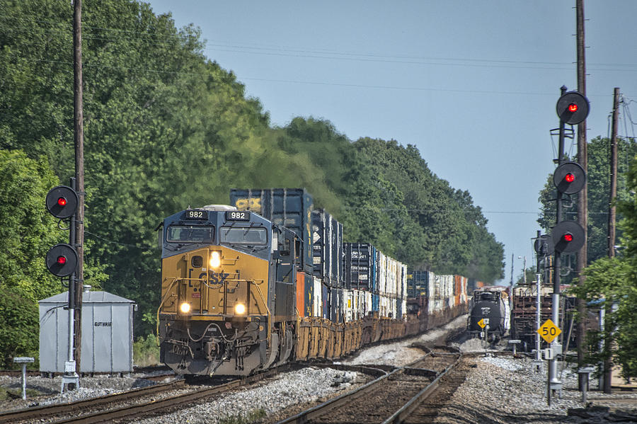 May 19 2014 - CSX Q028 at Guthrie Ky Photograph by Jim Pearson