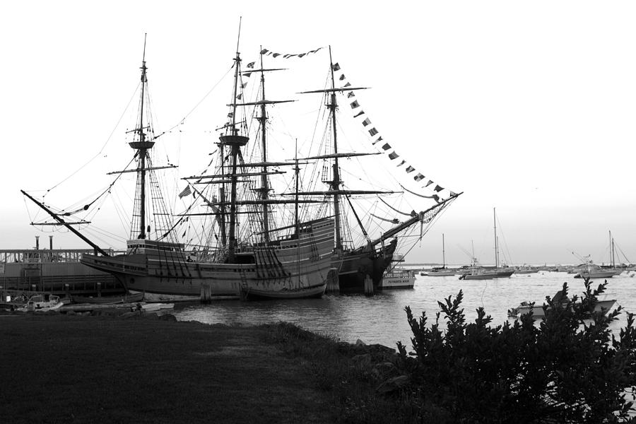 Mayflower II Photograph by John Hoey