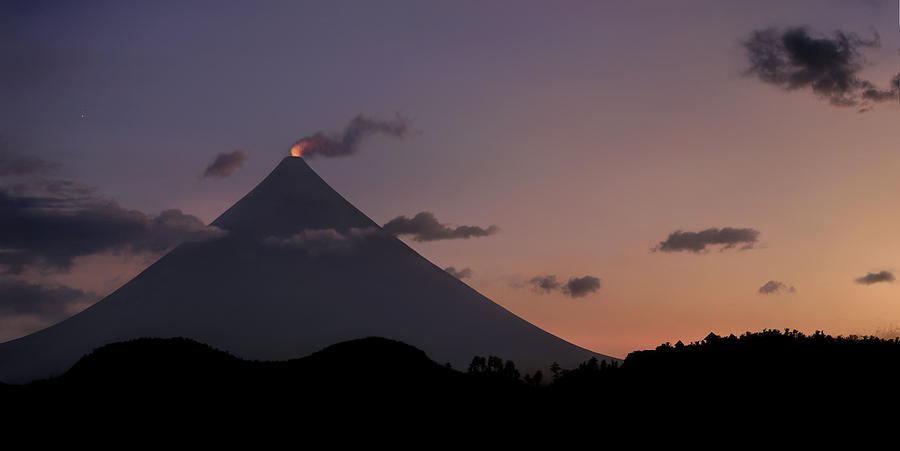 Mayon Volcano Crater Glow, Legazpi Photograph by Per-Andre Hoffmann ...