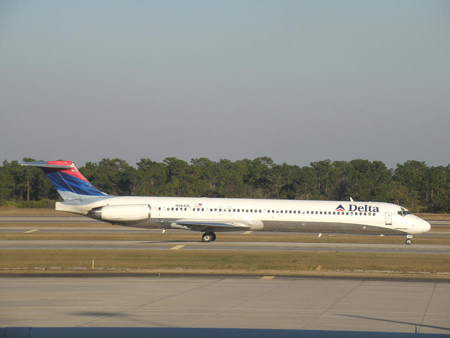 Mcdonnell Douglas Md-88 Photograph By Ted Denyer - Fine Art America