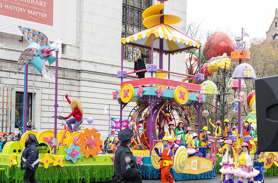 Meghan Trainor on GoldieBlox Float at Macys Thanksgiving Day Parade Photograph by David Oppenheimer