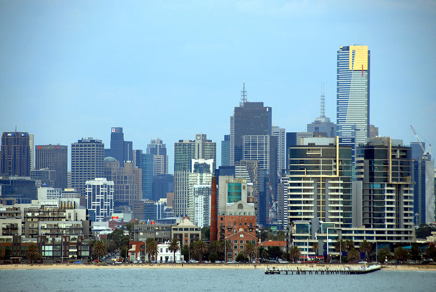 Melbourne city skyline Painting by Glen Johnson