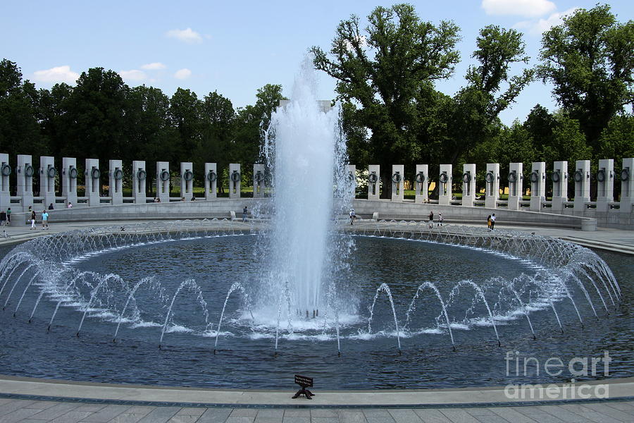 Memorial Fountain Washington Dc Photograph by Christiane Schulze Art ...