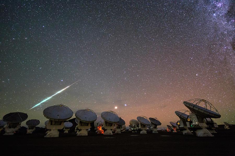Planet Photograph - Meteor Over Alma Telescopes by Christoph Malin/european Southern Observatory/science Photo Library