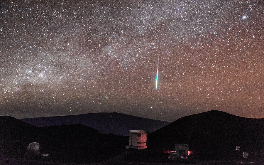 Meteor Over Submillimeter Valley Photograph by Jason Chu
