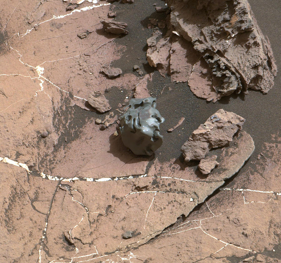 Meteorite On Mars Photograph by Science Source