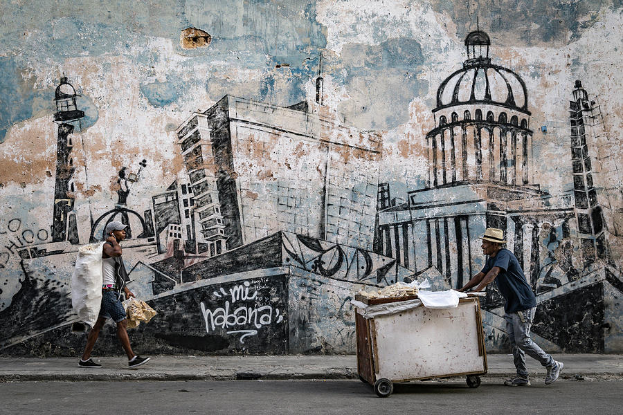 Hat Photograph - Mi Habana by Andreas Bauer