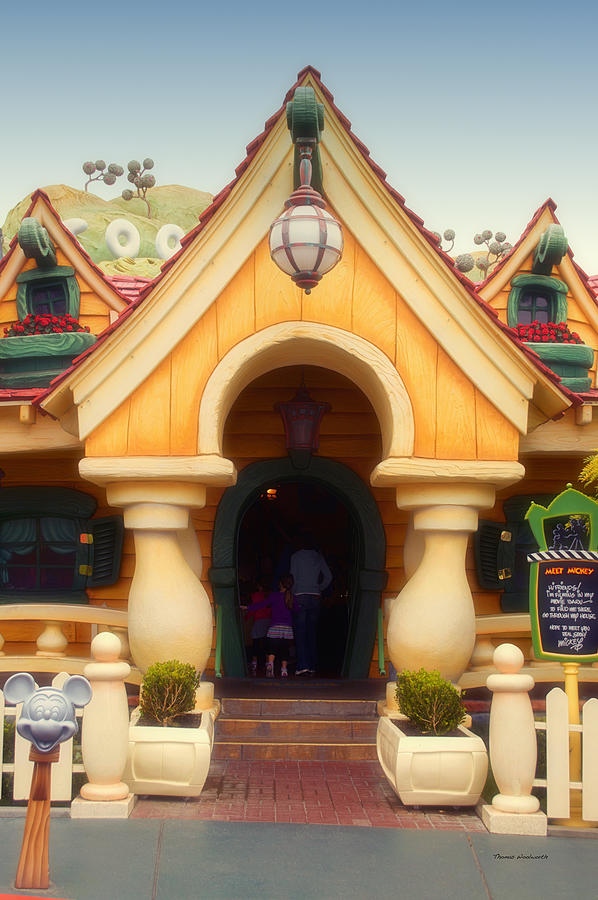 Minnie Mouse's Kitchen; Mickey's Toontown, Disneyland, Anaheim