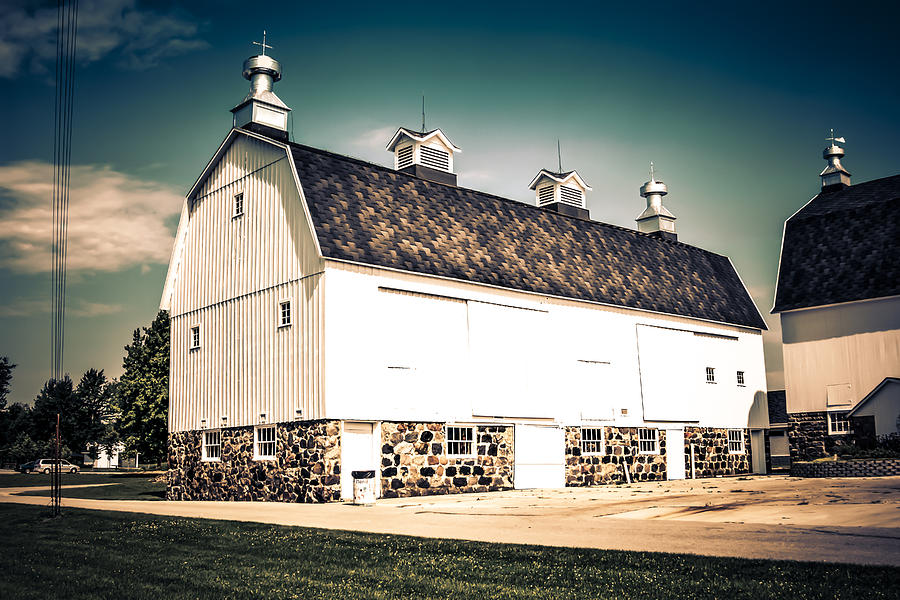 Barn Photograph - Mid-West barn by Chris Smith