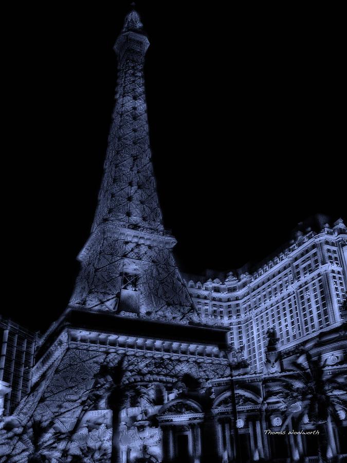 Midnight At The Eiffel Tower In Paris Las Vegas Photograph by Thomas Woolworth