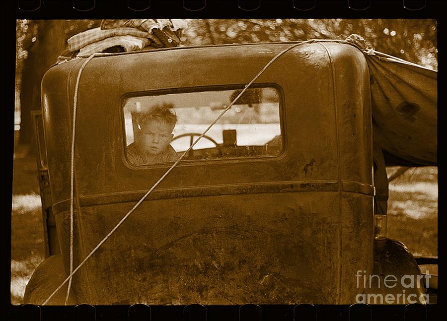 Car Photograph - Migrant Child 1940 by Audreen Gieger