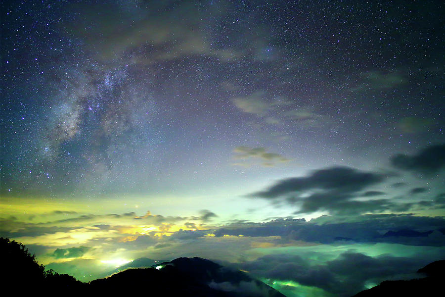 Milky Way And Sea Of Clouds With Photograph by Thunderbolt tw (bai Heng-yao) Photography