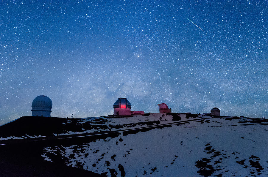 Milky Way Mauna Kea and Meteor Photograph by Jason Chu