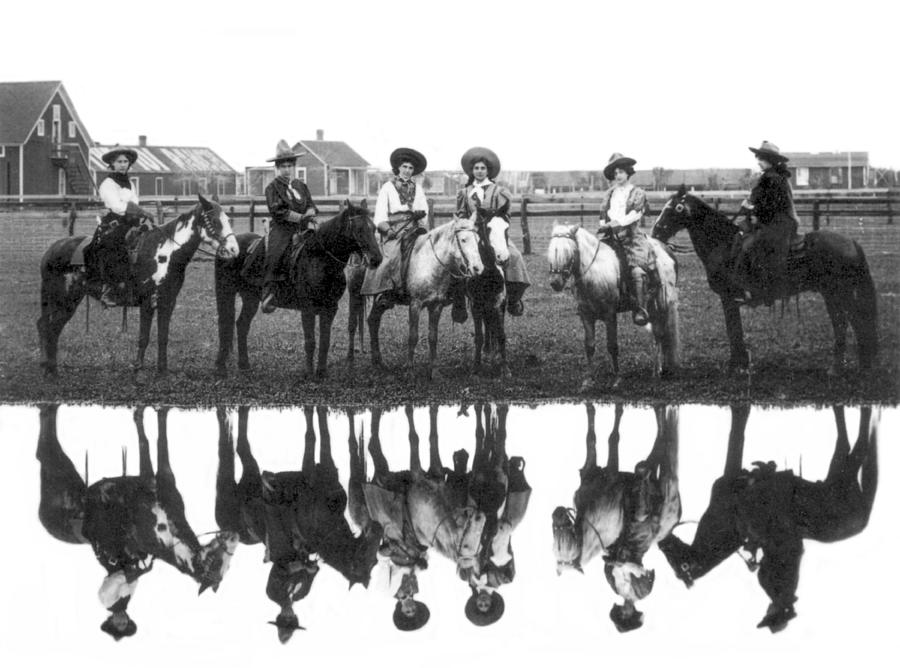 Miller Brothers 101 Ranch Cowgirls Photograph by Science Source