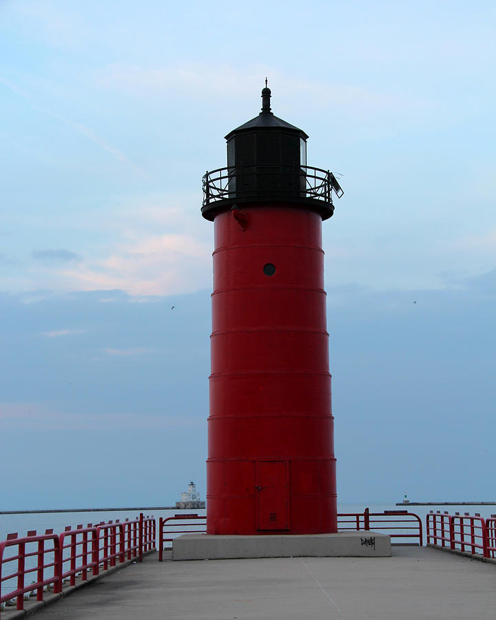 Milwaukee Pierhead Lighthouse Photograph by George Jones