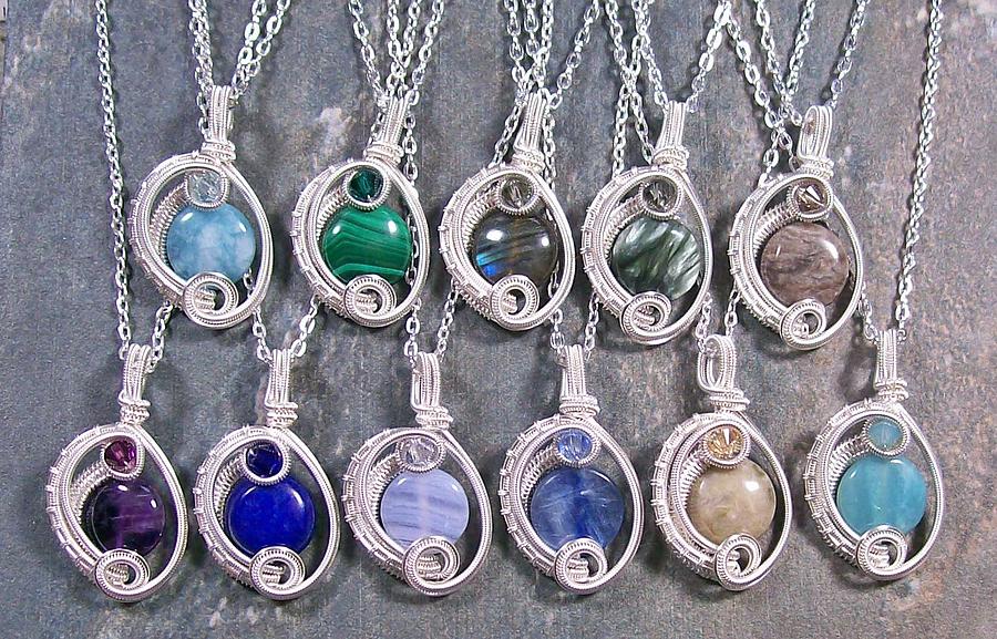 Mini Gemstone and Swarovski Crystal Woven Circle Pendant Jewelry