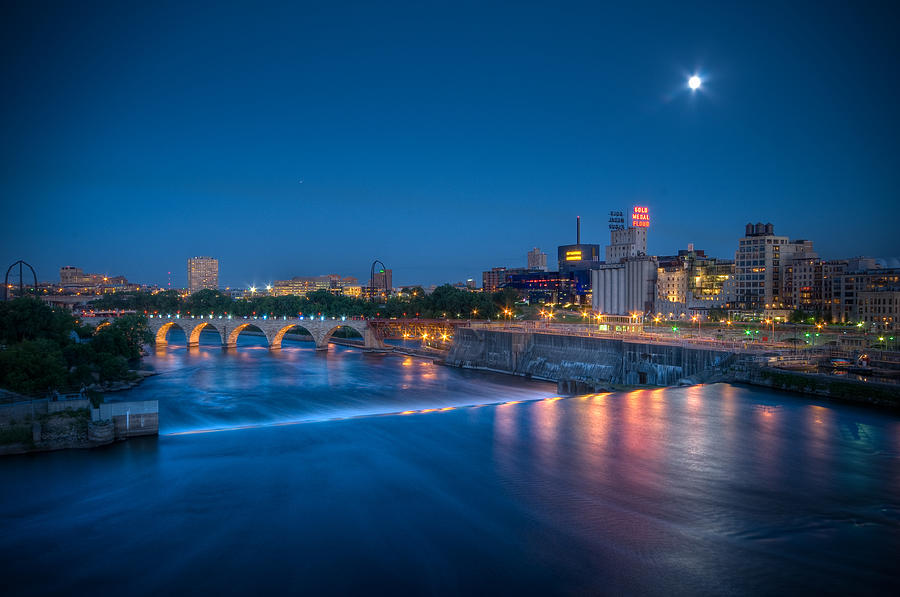 Minneapolis on the Mississippi Photograph by Greg Benz