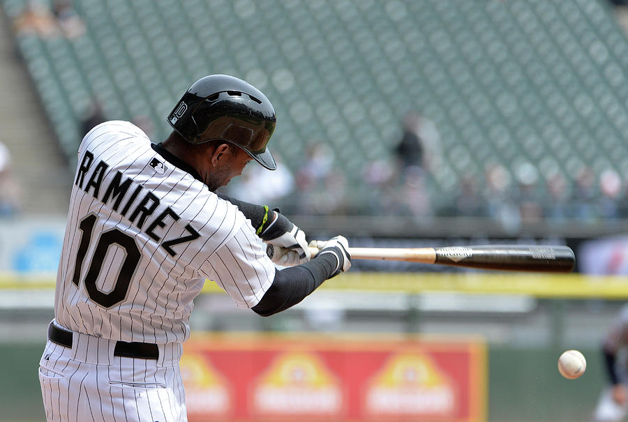 Minnesota Twins V Chicago White Sox Photograph by Brian Kersey Minnesota Twins V Chicago White Sox Photograph by Brian Kersey