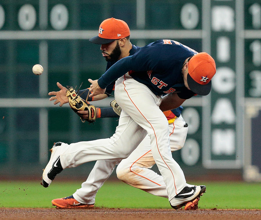 Minnesota Twins V Houston Astros Photograph by Bob Levey Minnesota Twins V Houston Astros Photograph by Bob Levey