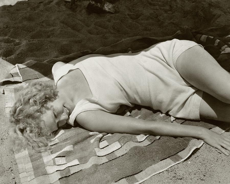 Miriam Hopkins At The Beach Photograph by Edward Steichen