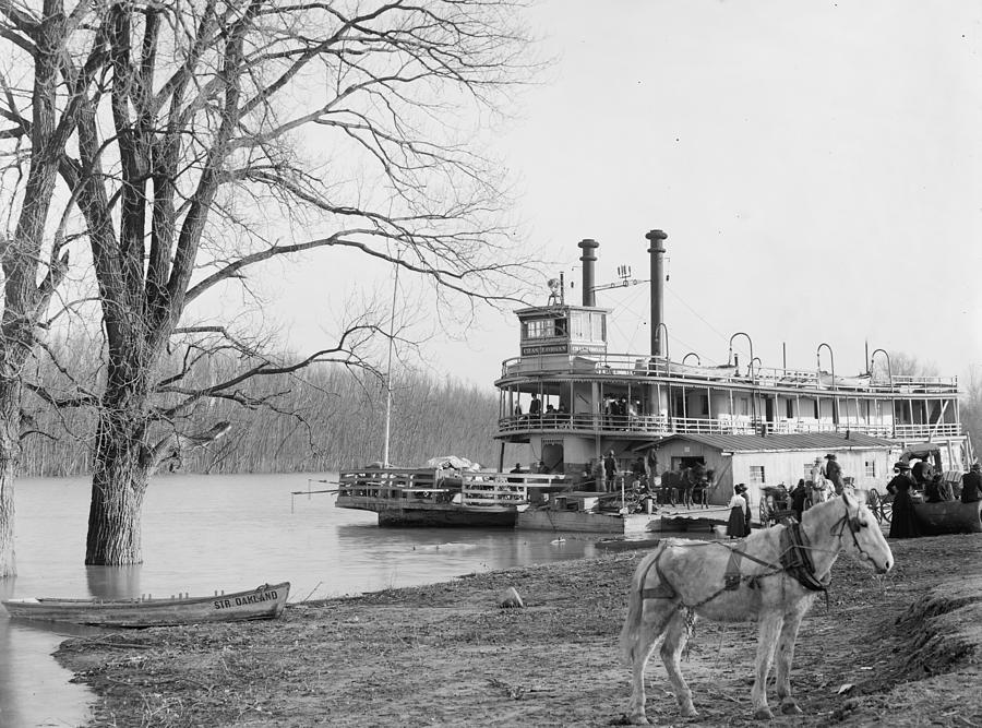 Mississippi River, Steamboat Landing Photograph by Everett