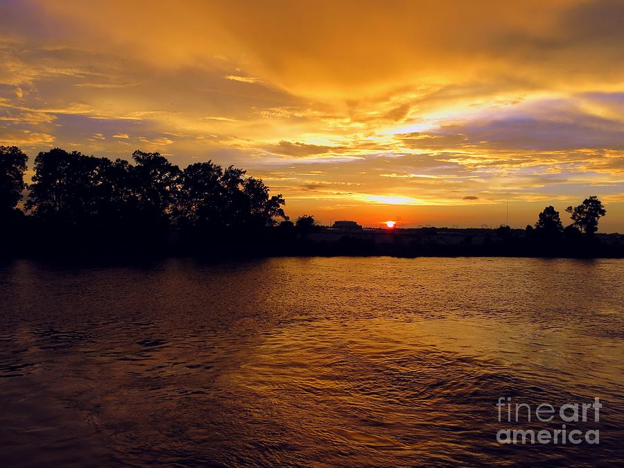 Nature Photograph - Mississippi sunset by Anne Pendred