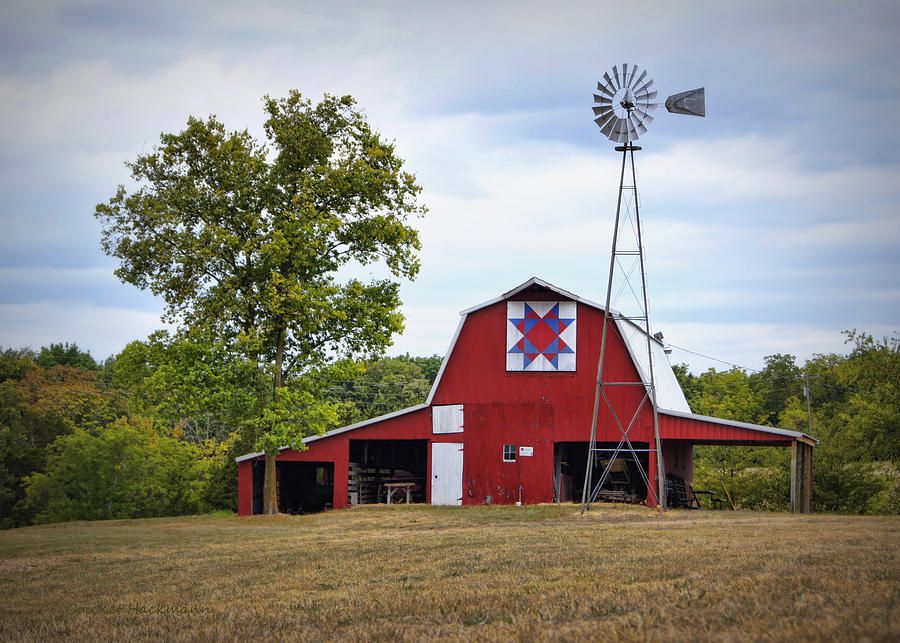 Barn Photograph - Missouri Star Quilt Barn by Cricket Hackmann