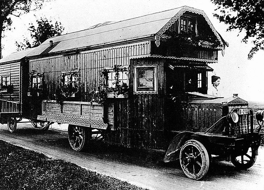 Mobile Home, 1922 Photograph by Granger