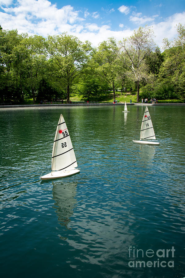 Model Boats on Conservatory Water Central Park Photograph by Amy Cicconi