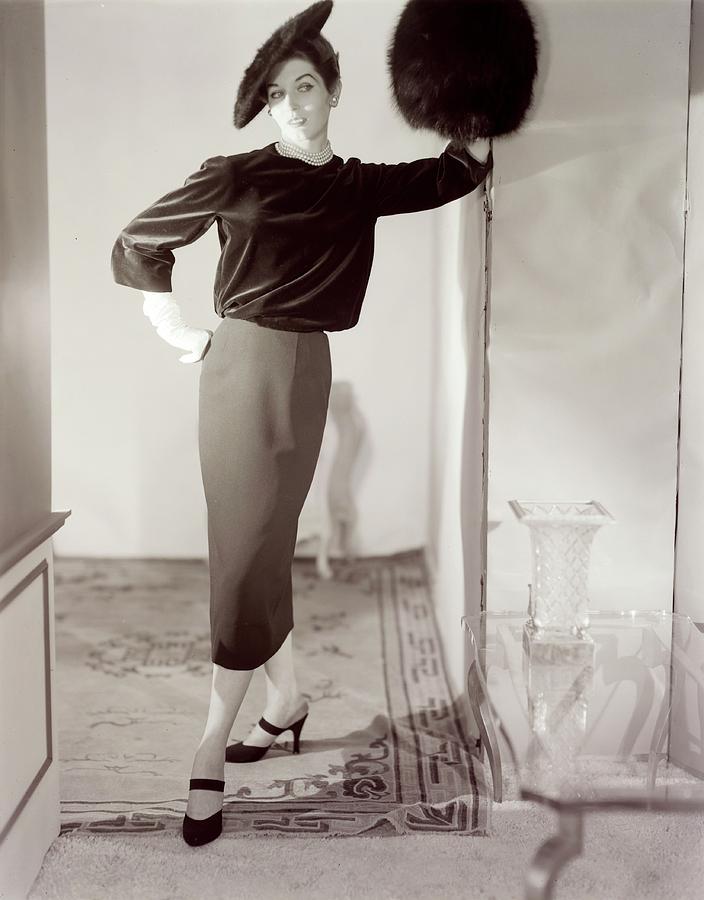Model Wearing A Emme Hat Photograph by Horst P. Horst