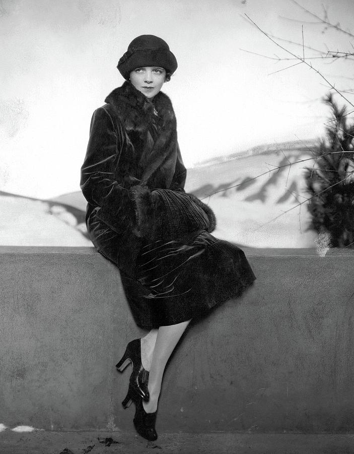 Model Wearing Philippe Et Gaston Photograph by Edward Steichen